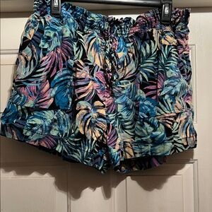 Time and Tru Multicolor Leaf Print Women's Shorts